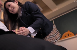 Satsuki Ena nữ sinh nứng lồn gạ địt hết thầy giáo